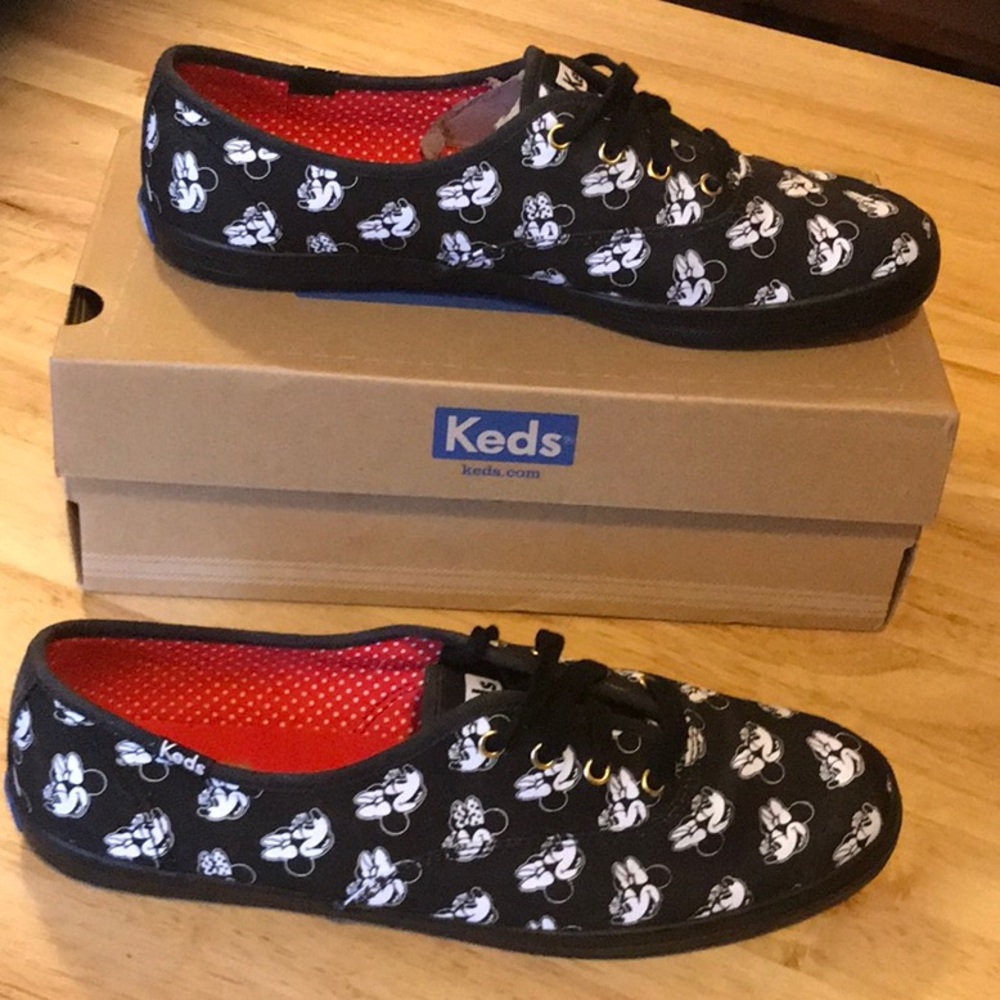 Women’s Ked’s Minnie Mouse Sneakers 8.5  New 17.00
